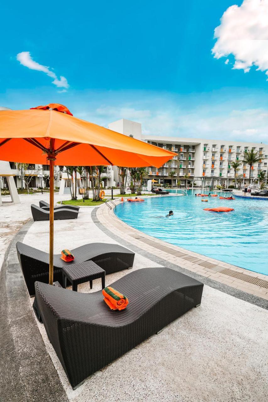 Harris Resort Batam Waterfront Sekupang Exterior foto